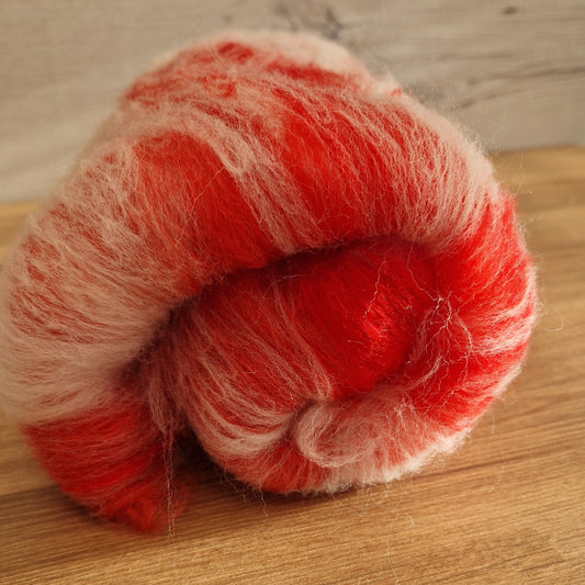 Red and White Fibre Batt (63g)