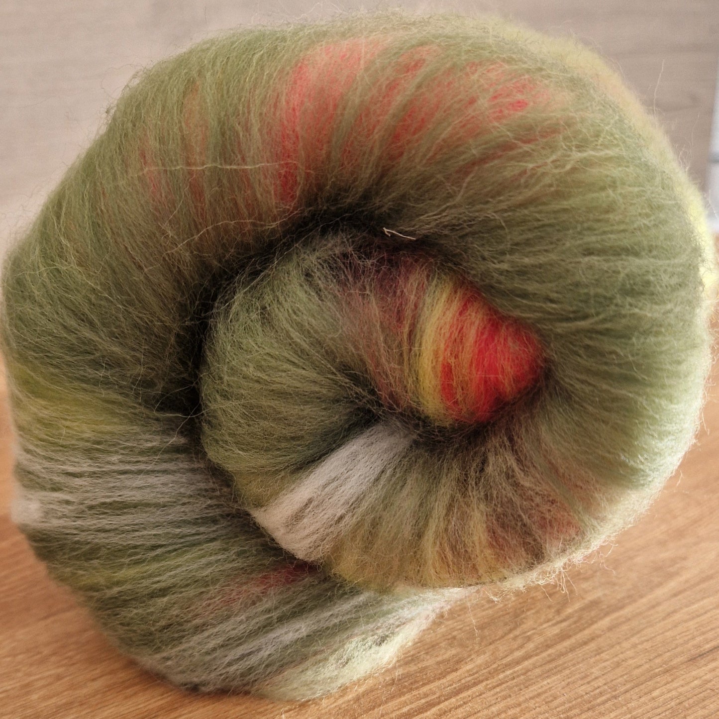 Sweet Pea Garden Fibre Batt (86g)
